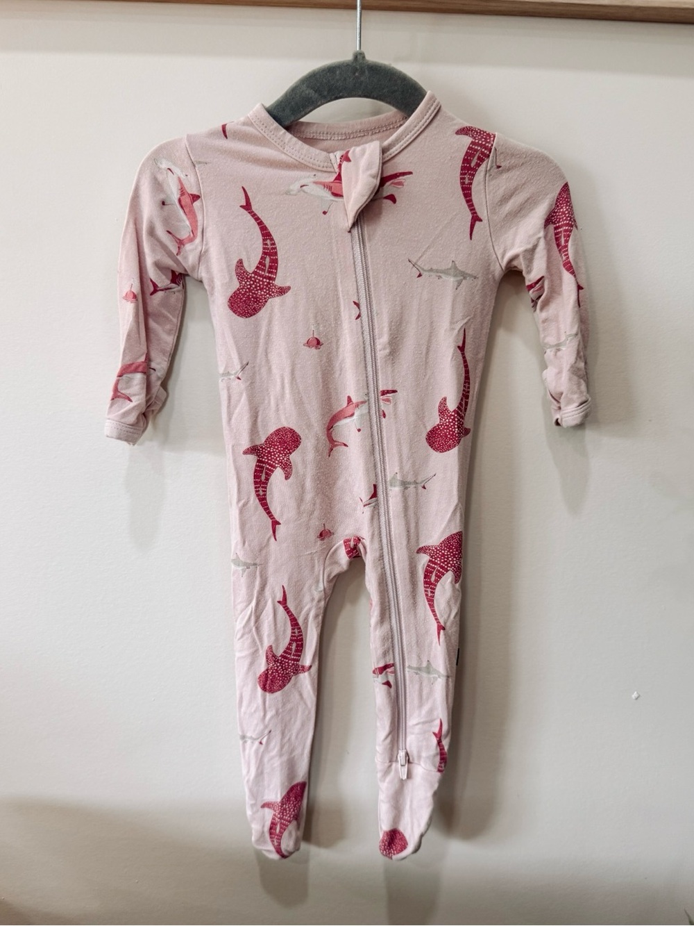 Kyte Baby Pink Stream Shark Print Zip Footie Romper 0-3M